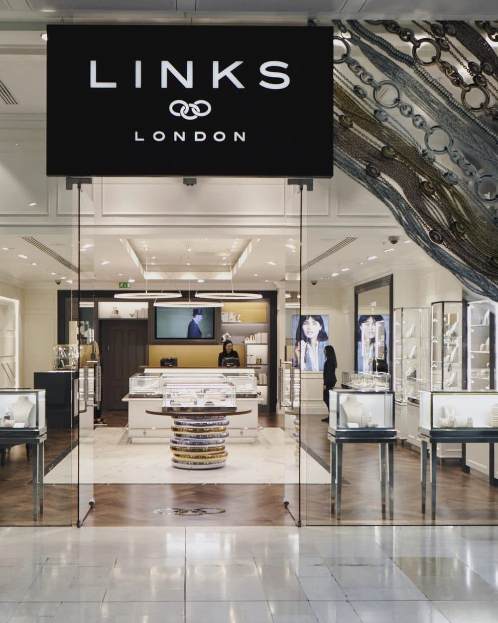 Storefront and entrance of the Links of London flagship at Westfield London.